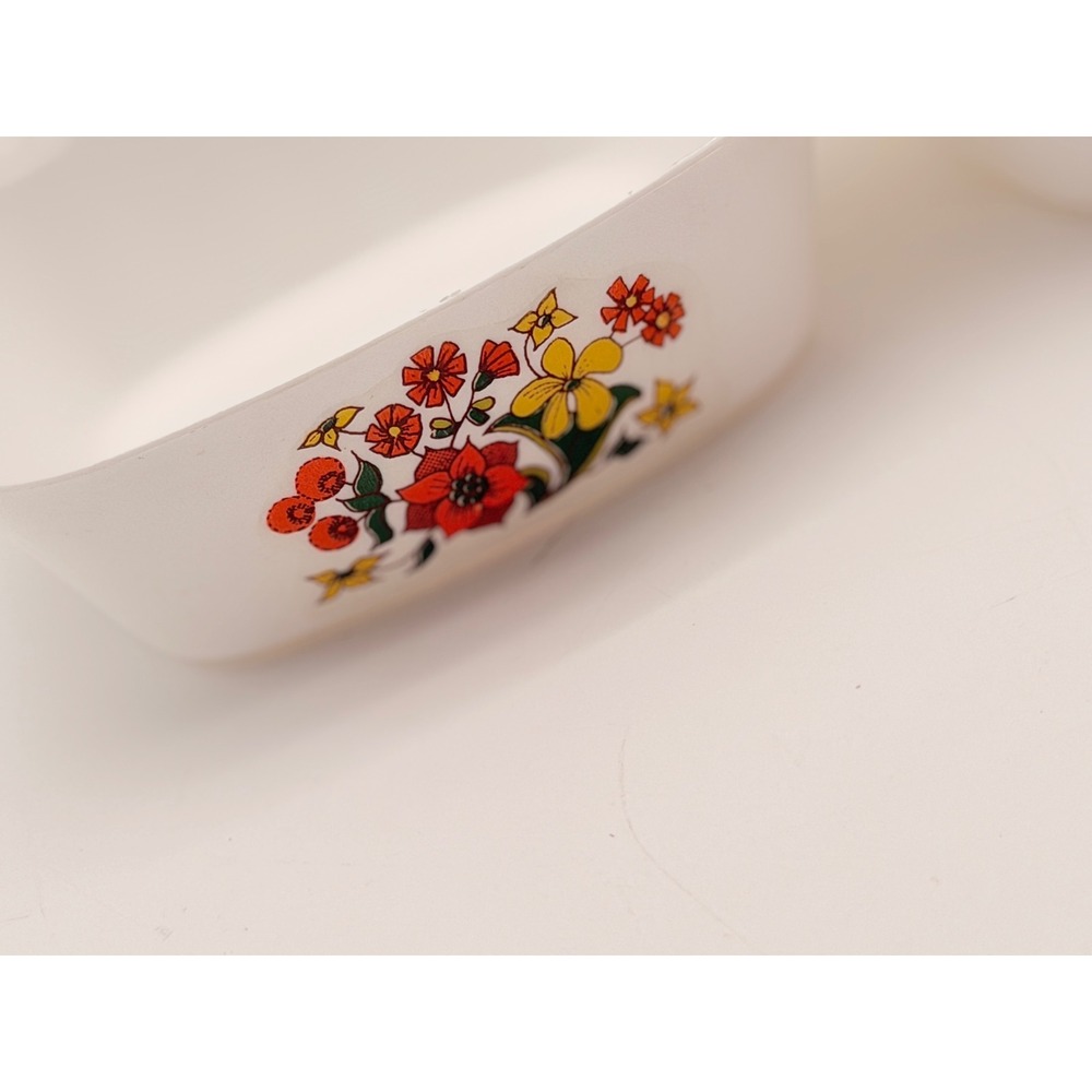 Dawn Garfield NJ Vintage Set of 4 Small Square White Floral Plastic Bowls 1970s